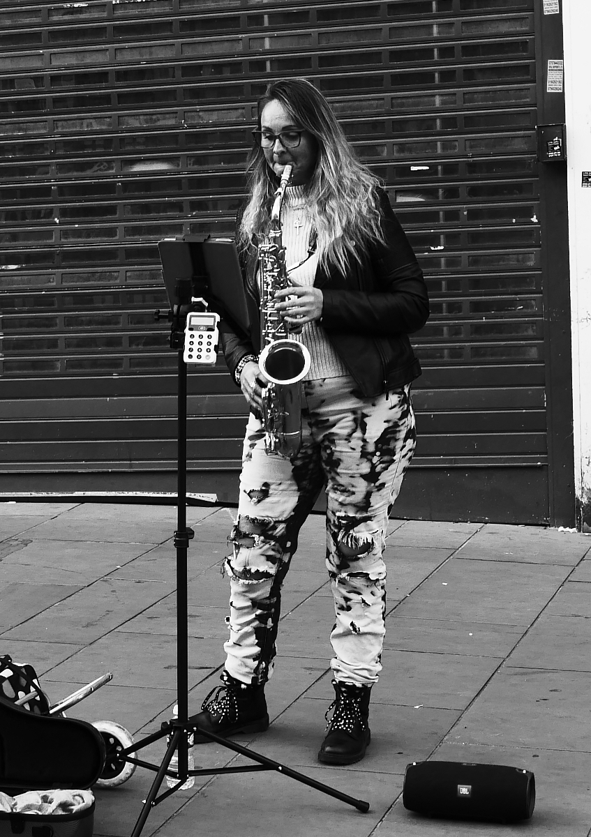 Derby Busker 20221022 Copyright (c)2022 Paul Alan Grosse. All Rights Reserved.