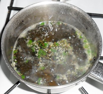 Boil to make this green, alkaline, anise-flavoured tea.